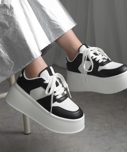 minia（ミニア）の「トラックソールローカットスニーカー（スニーカー・レディース・ホワイト×ブラック/ブラック/ホワイト・M/S/LL/L）」の16枚目の写真