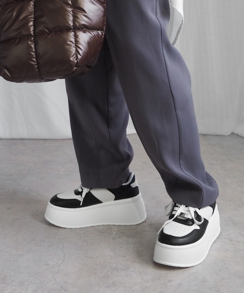 minia（ミニア）の「トラックソールローカットスニーカー（スニーカー・レディース・ホワイト×ブラック/ブラック/ホワイト・M/S/LL/L）」の20枚目の写真