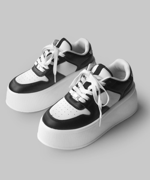 minia（ミニア）の「トラックソールローカットスニーカー（スニーカー・レディース・ホワイト×ブラック/ブラック/ホワイト・M/S/LL/L）」の7枚目の写真
