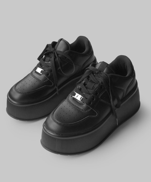 minia（ミニア）の「トラックソールローカットスニーカー（スニーカー・レディース・ホワイト×ブラック/ブラック/ホワイト・M/S/LL/L）」の6枚目の写真