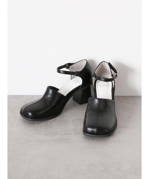 Te chichi TERRASSE（テチチテラス）の「ストラップチャンキーヒールパンプス（パンプス・レディース・オフホワイト/シルバー/ブラック・L/M）」の2枚目の写真