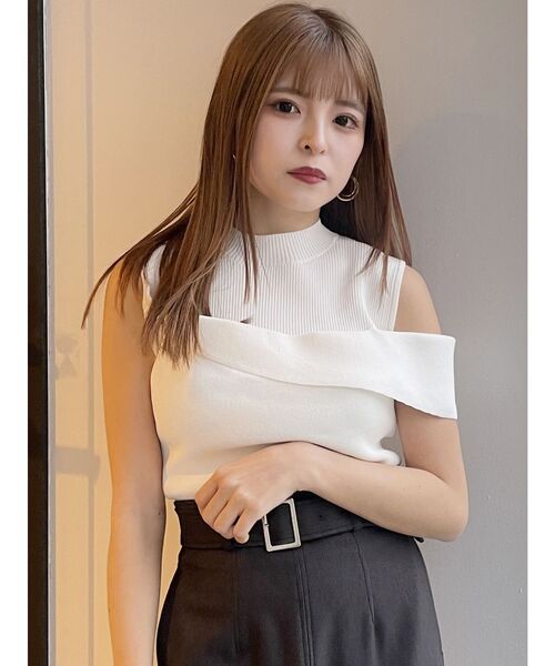 MURUA(ムルーア)の「ワンサイドドロップニットトップス(ニット/セーター・レディース・ホワイト/ブラック/ブルー・FREE)」の11枚目の写真