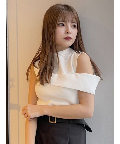 MURUA(ムルーア)の「ワンサイドドロップニットトップス(ニット/セーター・レディース・ホワイト/ブラック/ブルー・FREE)」の12枚目の写真