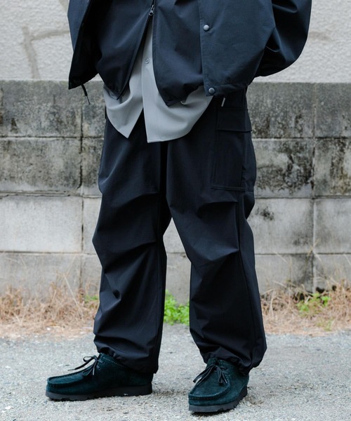 Uiscel（ユイセル）の「Uiscel　リップストップカーゴパンツ（その他パンツ・メンズ・チャコールグレー/ブラック・MEDIUM/LARGE）」の4枚目の写真