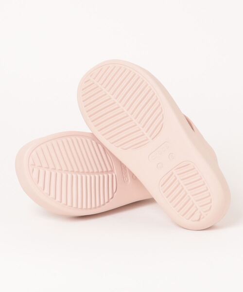 crocs(クロックス)の「クロックス ゲッタウェイ プラットフォーム フリップ / crocs Getaway Platform Flip(サンダル・レディース・ブラック/ブラウン/ピンク/ホワイト・21cm/22cm/23cm/24cm/25cm)」の5枚目の写真