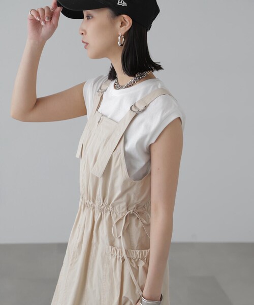 FREE'S MART(フリーズマート)の「フロントジップジャンパースカート(ワンピース・レディース・カーキ/ベージュ/ブラック・SMALL/MEDIUM)」の8枚目の写真