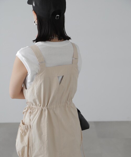 FREE'S MART(フリーズマート)の「フロントジップジャンパースカート(ワンピース・レディース・カーキ/ベージュ/ブラック・SMALL/MEDIUM)」の9枚目の写真