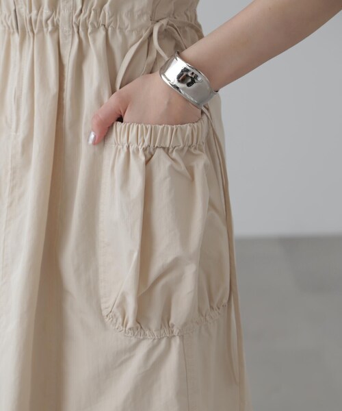 FREE'S MART(フリーズマート)の「フロントジップジャンパースカート(ワンピース・レディース・カーキ/ベージュ/ブラック・SMALL/MEDIUM)」の20枚目の写真