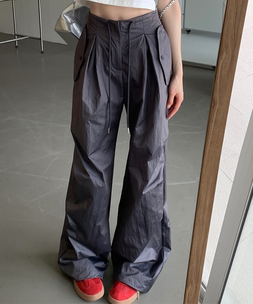 LAFFMO（ラフモ）の「ナイロンカーゴワイドパンツ（その他パンツ・レディース・ブラック/ダークグレー・F）」の17枚目の写真