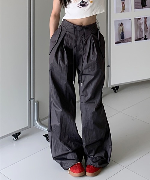 LAFFMO（ラフモ）の「ナイロンカーゴワイドパンツ（その他パンツ・レディース・ブラック/ダークグレー・F）」の21枚目の写真