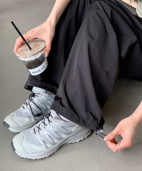 LAFFMO（ラフモ）の「ナイロンカーゴワイドパンツ（その他パンツ・レディース・ブラック/ダークグレー・F）」の15枚目の写真