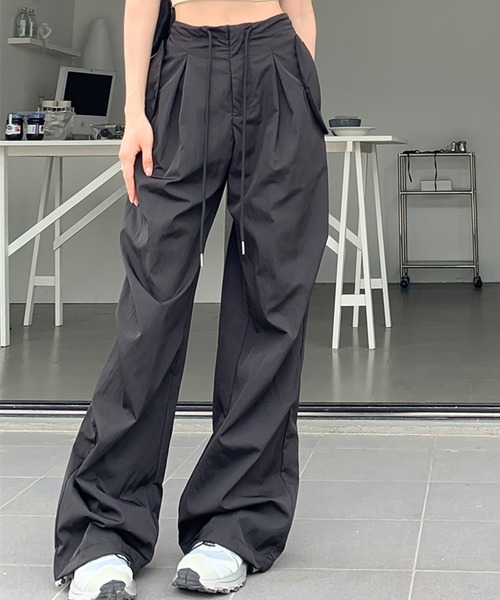 LAFFMO（ラフモ）の「ナイロンカーゴワイドパンツ（その他パンツ・レディース・ブラック/ダークグレー・F）」の10枚目の写真