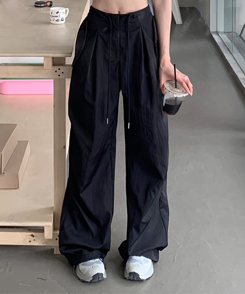 LAFFMO（ラフモ）の「ナイロンカーゴワイドパンツ（その他パンツ・レディース・ブラック/ダークグレー・F）」の11枚目の写真