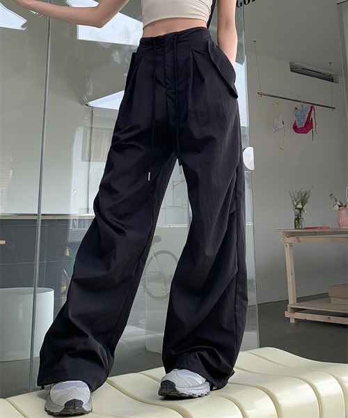 LAFFMO（ラフモ）の「ナイロンカーゴワイドパンツ（その他パンツ・レディース・ブラック/ダークグレー・F）」の12枚目の写真