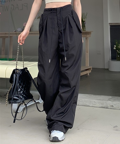 LAFFMO（ラフモ）の「ナイロンカーゴワイドパンツ（その他パンツ・レディース・ブラック/ダークグレー・F）」の13枚目の写真