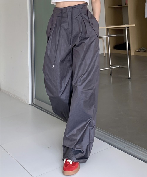 LAFFMO（ラフモ）の「ナイロンカーゴワイドパンツ（その他パンツ・レディース・ブラック/ダークグレー・F）」の16枚目の写真