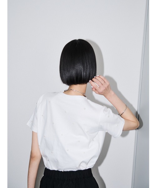 AIC.（エーアイシー）の「パール/スタッズ付きTシャツ（Tシャツ/カットソー・レディース・オフホワイト/チャコールグレー・FREE）」の6枚目の写真