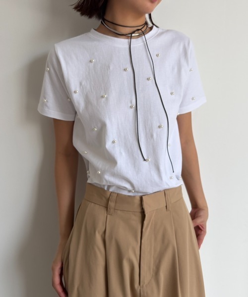 AIC.（エーアイシー）の「パール付きコンパクトTシャツ（Tシャツ/カットソー・レディース・オフホワイト/チャコールグレー・FREE）」の4枚目の写真