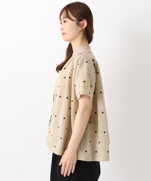 one'sterrace(ワンズテラス)の「綿麻ドット刺繍 前開きブラウス(シャツ/ブラウス・レディース・ベージュ系8/アイボリー系8・02)」の4枚目の写真