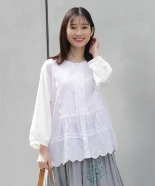 SUPER HAKKA（スーパーハッカ）の「エンブロイダリーレース×天竺ブラウスカーディガン（カーディガン/ボレロ・レディース・オレンジ/オフホワイト/ブラック・FREE）」の2枚目の写真