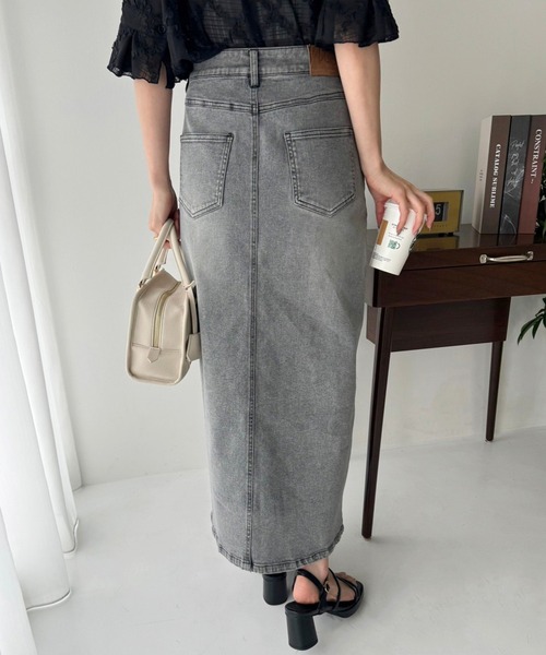 one after another NICE CLAUP(ワンアフターアナザーナイスクラップ)の「【OTONA NICE】ストレッチデニムスカート(デニムスカート・レディース・ブラック/ネイビー/ブルー・SMALL/MEDIUM/LARGE)」の2枚目の写真