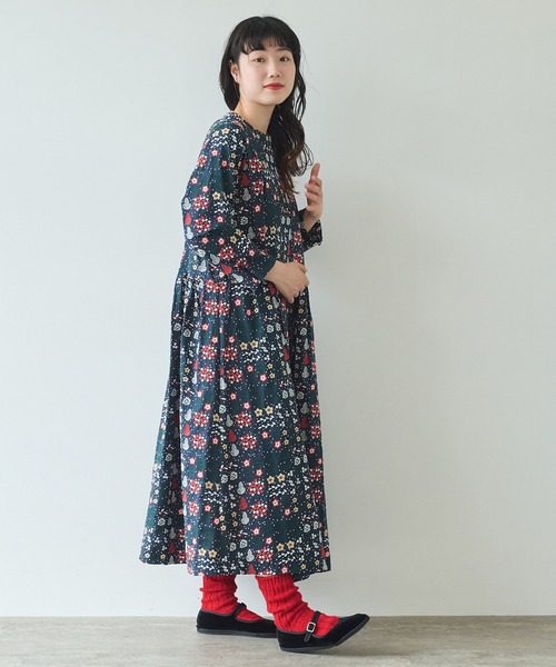 ビュルデサボン　秋の七草刺繍ギャザーワンピース　ネイビー bulle de savon（ビュルデサボン）の「秋の七草刺しゅう