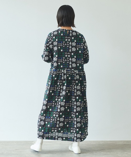 ビュルデサボン　秋の七草刺繍ギャザーワンピース　ネイビー bulle de savon（ビュルデサボン）の「秋の七草刺しゅう