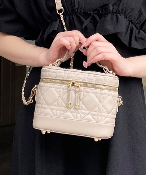 one wayザッカ（ワンウェイザッカ）の「キルティング3wayバニティバッグ（ショルダーバッグ・レディース・アイボリー/ブラック/ベージュ/ピンク・FREE）」の3枚目の写真
