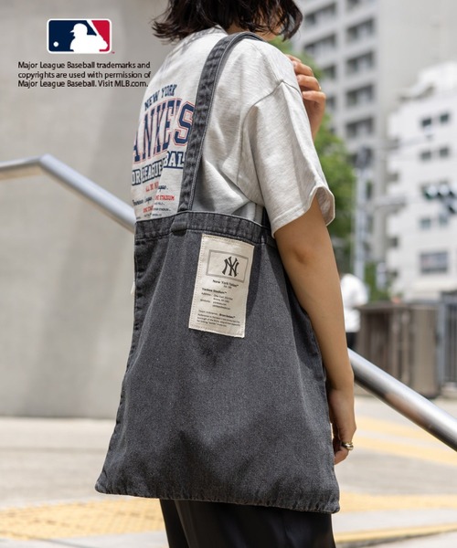 LEPSIM（レプシィム）の「MLB デニムトート　129687（トートバッグ・レディース・ブラック/アイボリー/ライトブルー・ONE SIZE）」の2枚目の写真