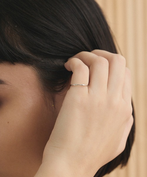 CENE（セネ）の「【CENE】セネ/ブロードツイストピンキーリング（リング・レディース・シルバー/ゴールド・1号/5号/3号）」の2枚目の写真