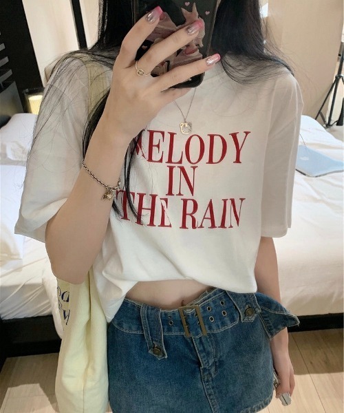 SHEENA（シーナ）の「綿100％、英字ロゴプリントＴシャツ（Tシャツ/カットソー・レディース・ホワイト×レッド/ホワイト×ブルー・M）」の3枚目の写真