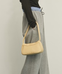 フェイクレザーミニショルダーバッグ / 350mlペットボトル収納可能