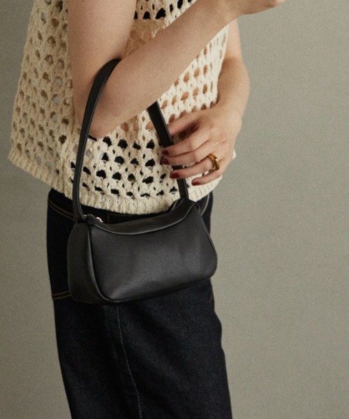 MERLOT（メルロー）の「フェイクレザーミニショルダーバッグ / 350mlペットボトル収納可能（ショルダーバッグ・レディース・ブラック/イエロー・FREE）」の5枚目の写真