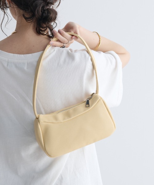 MERLOT（メルロー）の「フェイクレザーミニショルダーバッグ / 350mlペットボトル収納可能（ショルダーバッグ・レディース・ブラック/イエロー・FREE）」の12枚目の写真