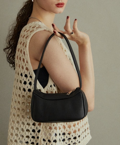 MERLOT（メルロー）の「フェイクレザーミニショルダーバッグ / 350mlペットボトル収納可能（ショルダーバッグ・レディース・ブラック/イエロー・FREE）」の14枚目の写真