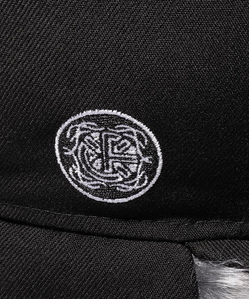 FACETASM（ファセッタズム）の「FACETASM×NEW ERA / ファセッタズム×ニューエラ/59FIFTY DOG EAR（キャップ・メンズ・ブラック・L/M）」の4枚目の写真