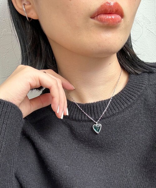 fredy emue（フレディエミュ）の「クリアハートトップネックレス（ネックレス・レディース・ブルー/ゴールド/グリーン/ピンク・FREE）」の10枚目の写真