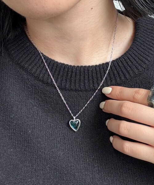 fredy emue（フレディエミュ）の「クリアハートトップネックレス（ネックレス・レディース・ブルー/ゴールド/グリーン/ピンク・FREE）」の11枚目の写真