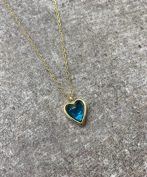 fredy emue（フレディエミュ）の「クリアハートトップネックレス（ネックレス・レディース・ブルー/ゴールド/グリーン/ピンク・FREE）」の19枚目の写真
