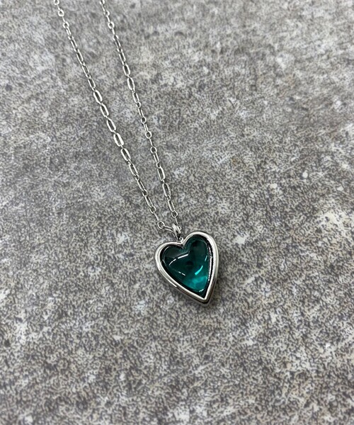 fredy emue（フレディエミュ）の「クリアハートトップネックレス（ネックレス・レディース・ブルー/ゴールド/グリーン/ピンク・FREE）」の21枚目の写真