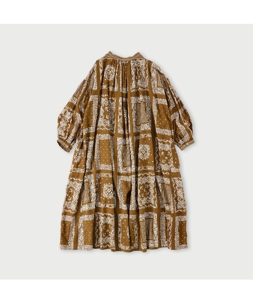 45R（フォーティファイブアール）の「バンダナミックスプリントのスモックドレス（ドレス・レディース・ブラウン/ネイビー・FREE）」の3枚目の写真