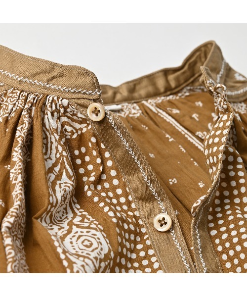 45R（フォーティファイブアール）の「バンダナミックスプリントのスモックドレス（ドレス・レディース・ブラウン/ネイビー・FREE）」の9枚目の写真