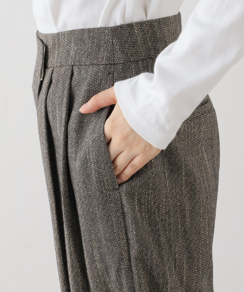 AMOMENTO（アモーメント）の「【AMOMENTO / アモーメント】WOOL TWO TUCK WRAP PANTS　AM24FWW01PT（その他パンツ・レディース・ライトグレー・SMALL）」の9枚目の写真