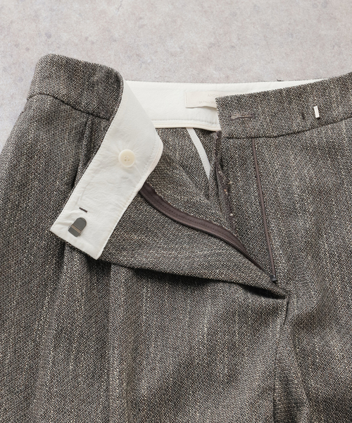 AMOMENTO（アモーメント）の「【AMOMENTO / アモーメント】WOOL TWO TUCK WRAP PANTS　AM24FWW01PT（その他パンツ・レディース・ライトグレー・SMALL）」の11枚目の写真