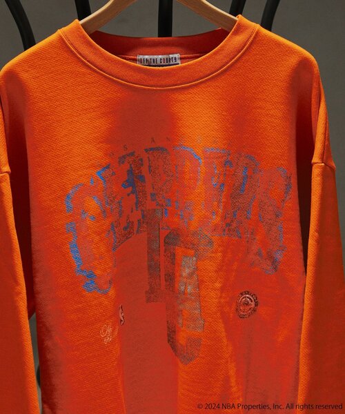 OFF THE COURT by NBA（オフザコートバイエヌビーエー）の「Off The Court by NBA / オフ・ザ・コート バイ NBA 別注 スウェット（スウェット・メンズ・オートミール/ネイビー/アイボリー/ブラック/ブラック系その他/オレンジ/グレー・LARGE/MEDIUM/SMALL）」の7枚目の写真