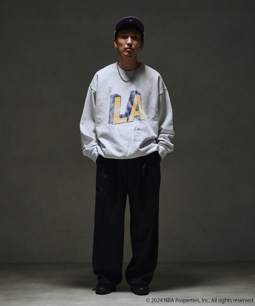 OFF THE COURT by NBA（オフザコートバイエヌビーエー）の「Off The Court by NBA / オフ・ザ・コート バイ NBA 別注 スウェット（スウェット・メンズ・オートミール/ネイビー/アイボリー/ブラック/ブラック系その他/オレンジ/グレー・LARGE/MEDIUM/SMALL）」の9枚目の写真