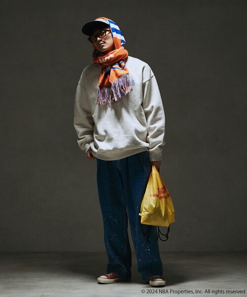 OFF THE COURT by NBA（オフザコートバイエヌビーエー）の「Off The Court by NBA / オフ・ザ・コート バイ NBA 別注 スウェット（スウェット・メンズ・オートミール/ネイビー/アイボリー/ブラック/ブラック系その他/オレンジ/グレー・LARGE/MEDIUM/SMALL）」の11枚目の写真