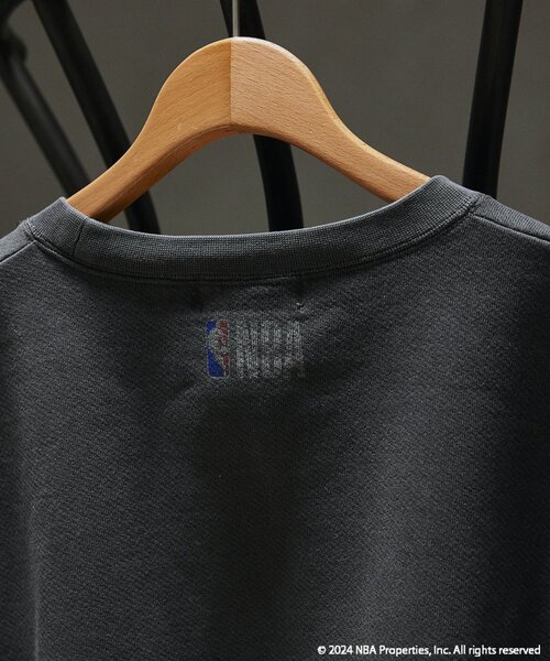 OFF THE COURT by NBA（オフザコートバイエヌビーエー）の「Off The Court by NBA / オフ・ザ・コート バイ NBA 別注 スウェット（スウェット・メンズ・オートミール/ネイビー/アイボリー/ブラック/ブラック系その他/オレンジ/グレー・LARGE/MEDIUM/SMALL）」の19枚目の写真