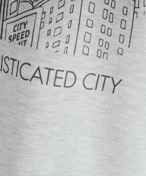 SHOO・LA・RUE（シューラルー）の「【S-LL/洗える】レイヤードも楽しめる プリントスウェット（スウェット・レディース・ダークグレー/ワイン系1/グレー系1/ブラック系2/ホワイト系3/オフホワイト/アイボリー系2/ブラウン系1・03/02/01/04）」の12枚目の写真