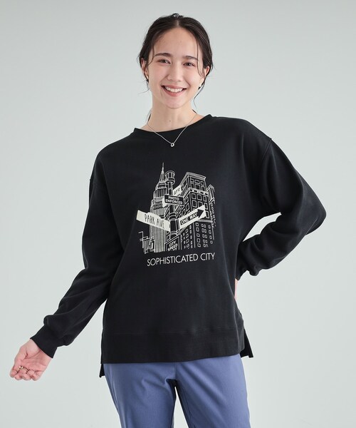 SHOO・LA・RUE（シューラルー）の「【S-LL/洗える】レイヤードも楽しめる プリントスウェット（スウェット・レディース・ダークグレー/ワイン系1/グレー系1/ブラック系2/ホワイト系3/オフホワイト/アイボリー系2/ブラウン系1・03/02/01/04）」の13枚目の写真